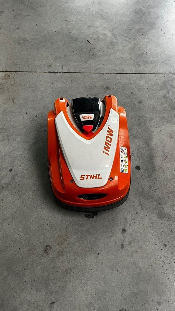 Robot tondeuse STIHL iMOW RMI 422 P, 20 à 25 cm, Avec capteur de pluie, Comme neuf, Enlèvement