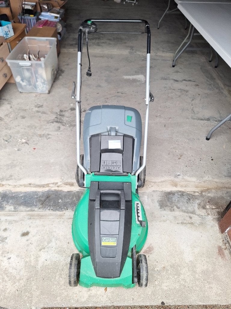 Grasmaaier, Ophalen, Zo goed als nieuw, Elektrische grasmaaier
