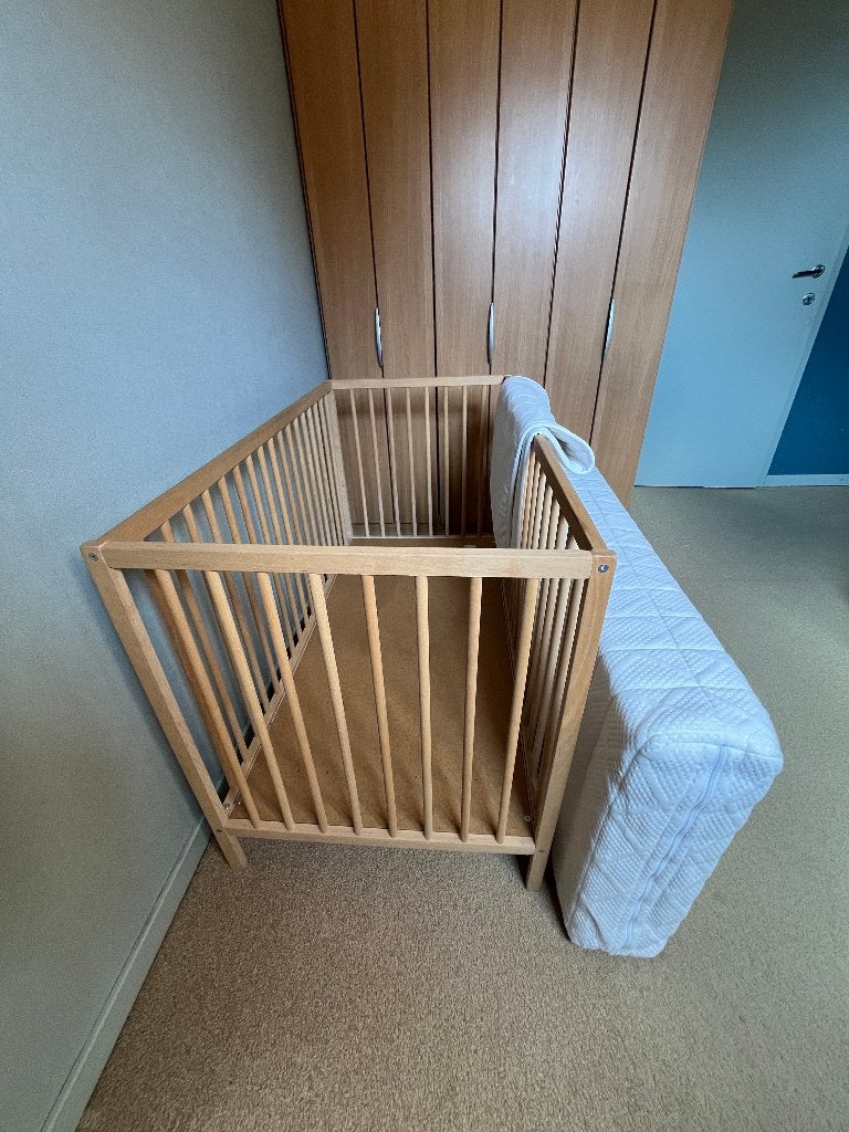 kinderbedje 60cm x 120cm, Kinderen en Baby's, Babywiegjes en Ledikanten, Ophalen, Zo goed als nieuw