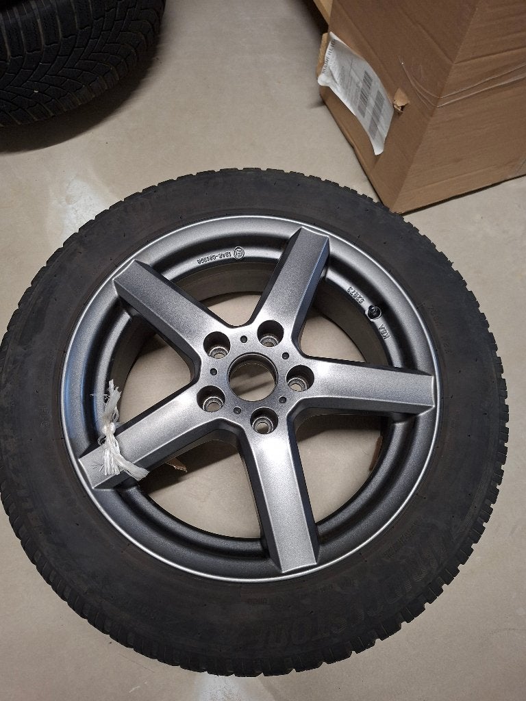 Kit Hiver 16" Dezent gris anthracite pour Golf 8, Autos : Pièces & Accessoires, Pneus hiver, 16 pouces, 205 mm, Pneu(s)