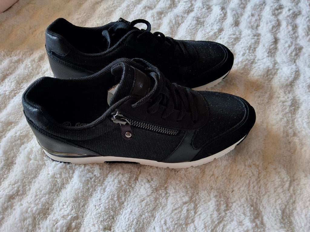Nieuwe zwarte glitter sneakers maat 37, Kleding | Dames, Zwart, Nieuw, Ophalen of Verzenden, Sneakers
