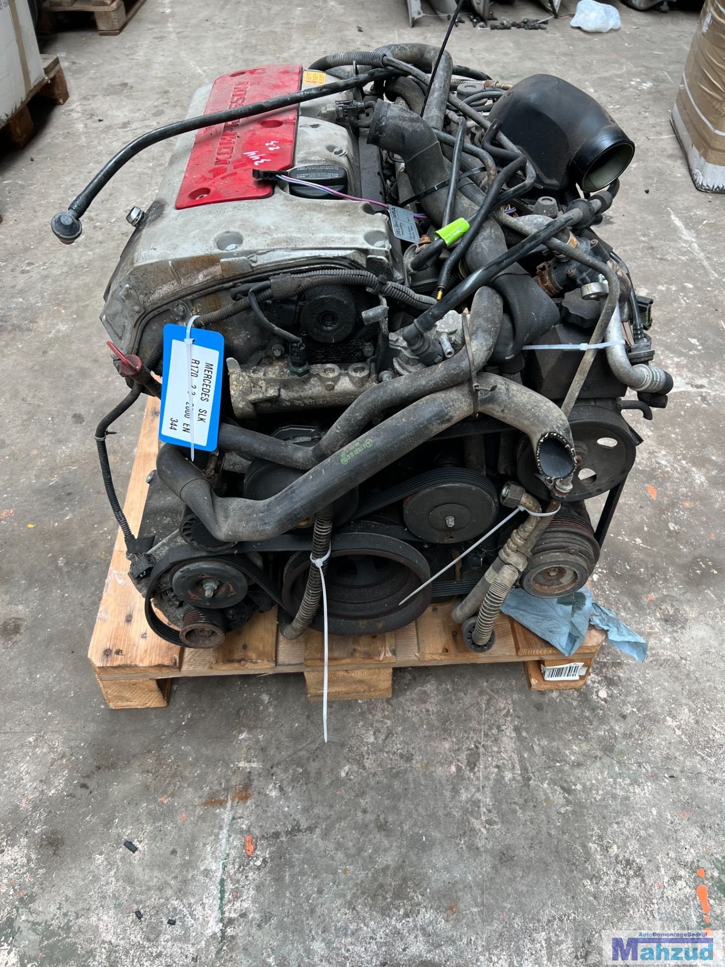 Bloc moteur MERCEDES SLK R170 2.3 Kompressor 111983, Mercedes-Benz AG, Mercedes-Benz, Utilisé, Mercedesstrasse 120
70372  Stuttgart, DE