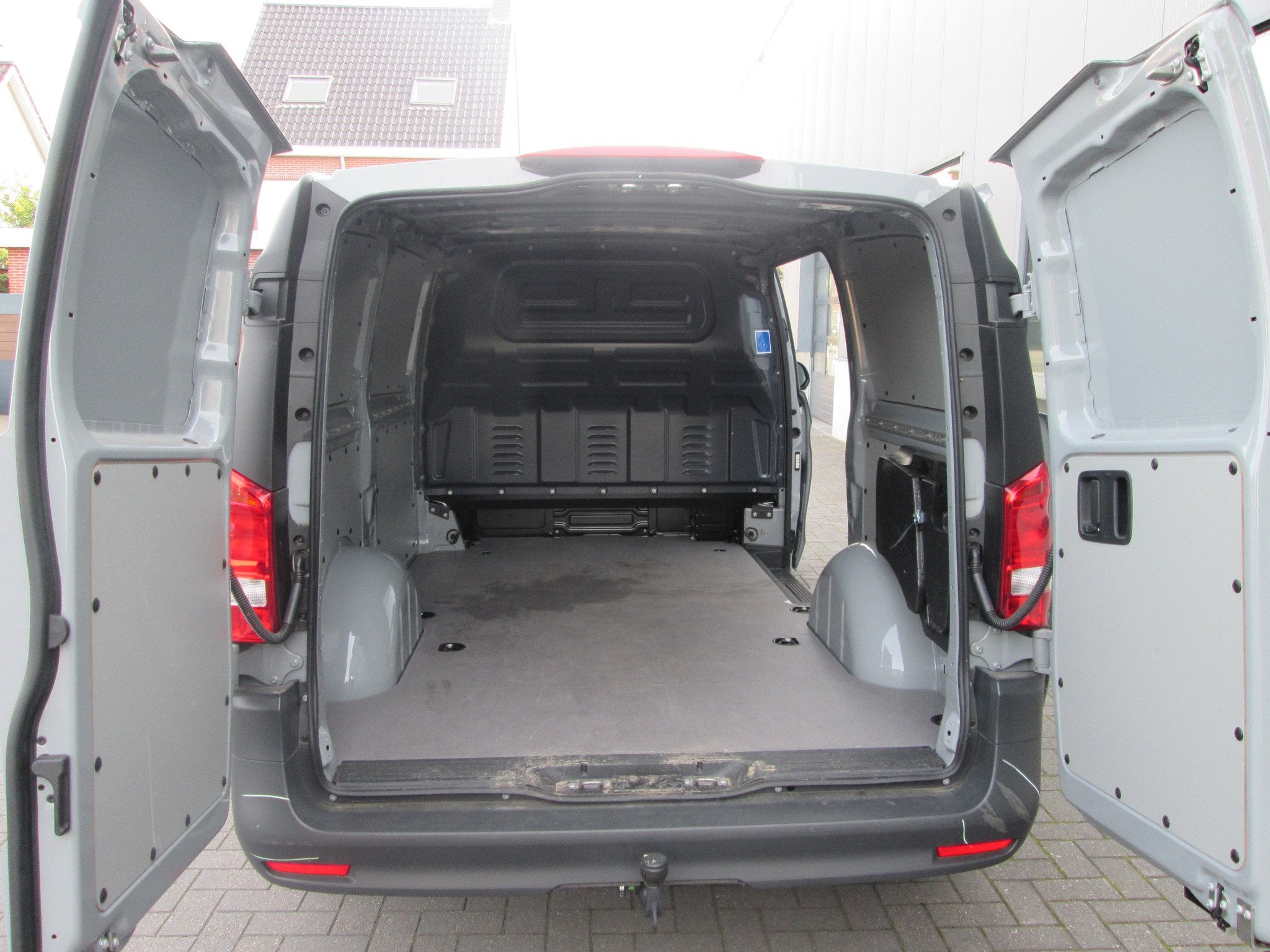 Mercedes-Benz Vito 116 cdi PRO RWD AUT NAVI TREKHAAK 35330 E, Auto's, Automaat, 4 deurs, Gebruikt, Zwart