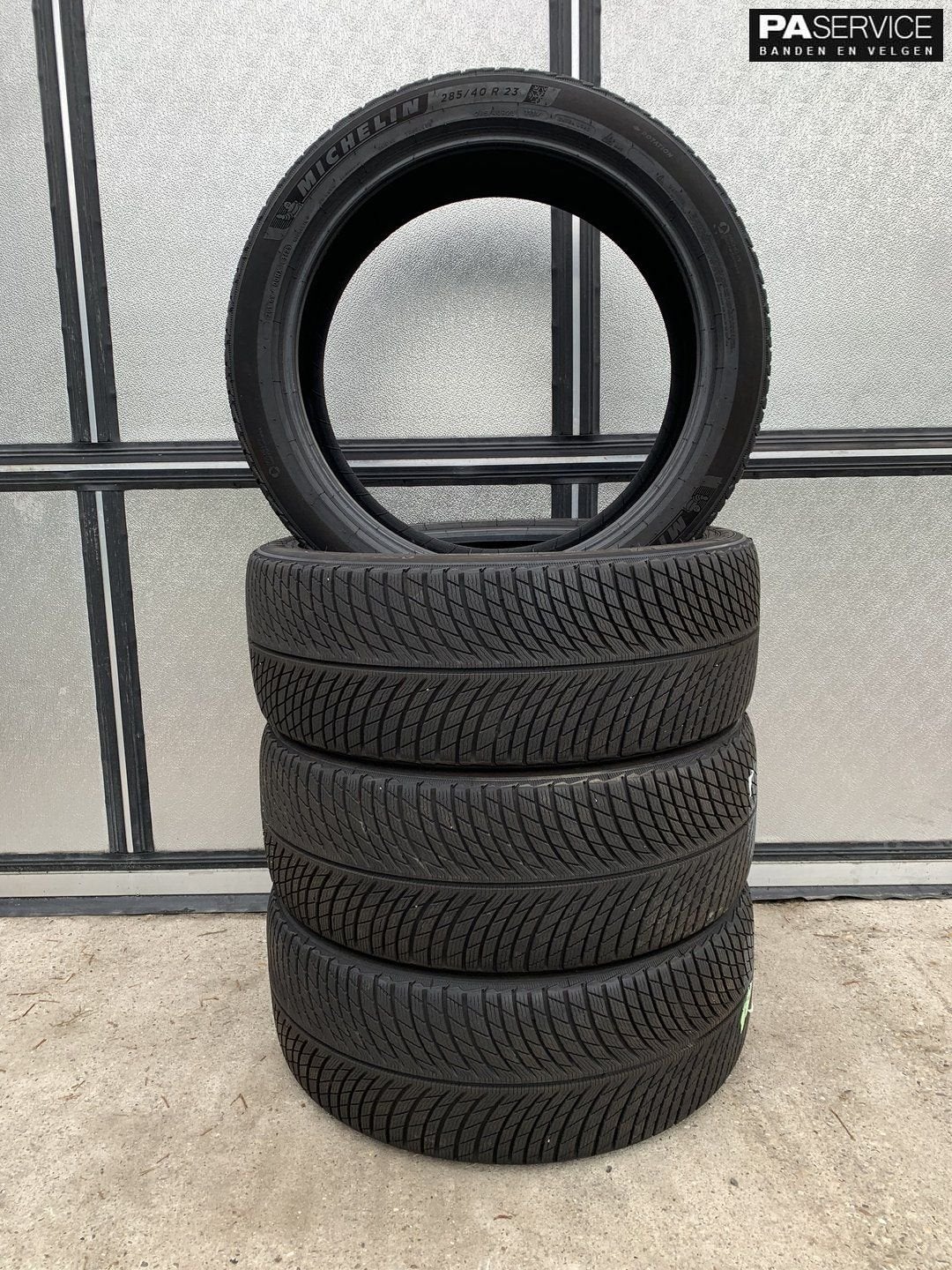 4x Michelin 285 40 23 Pilot Alpine Winterbanden met 7,8 mm, Auto-onderdelen, Gebruikt, -, 285 mm, -