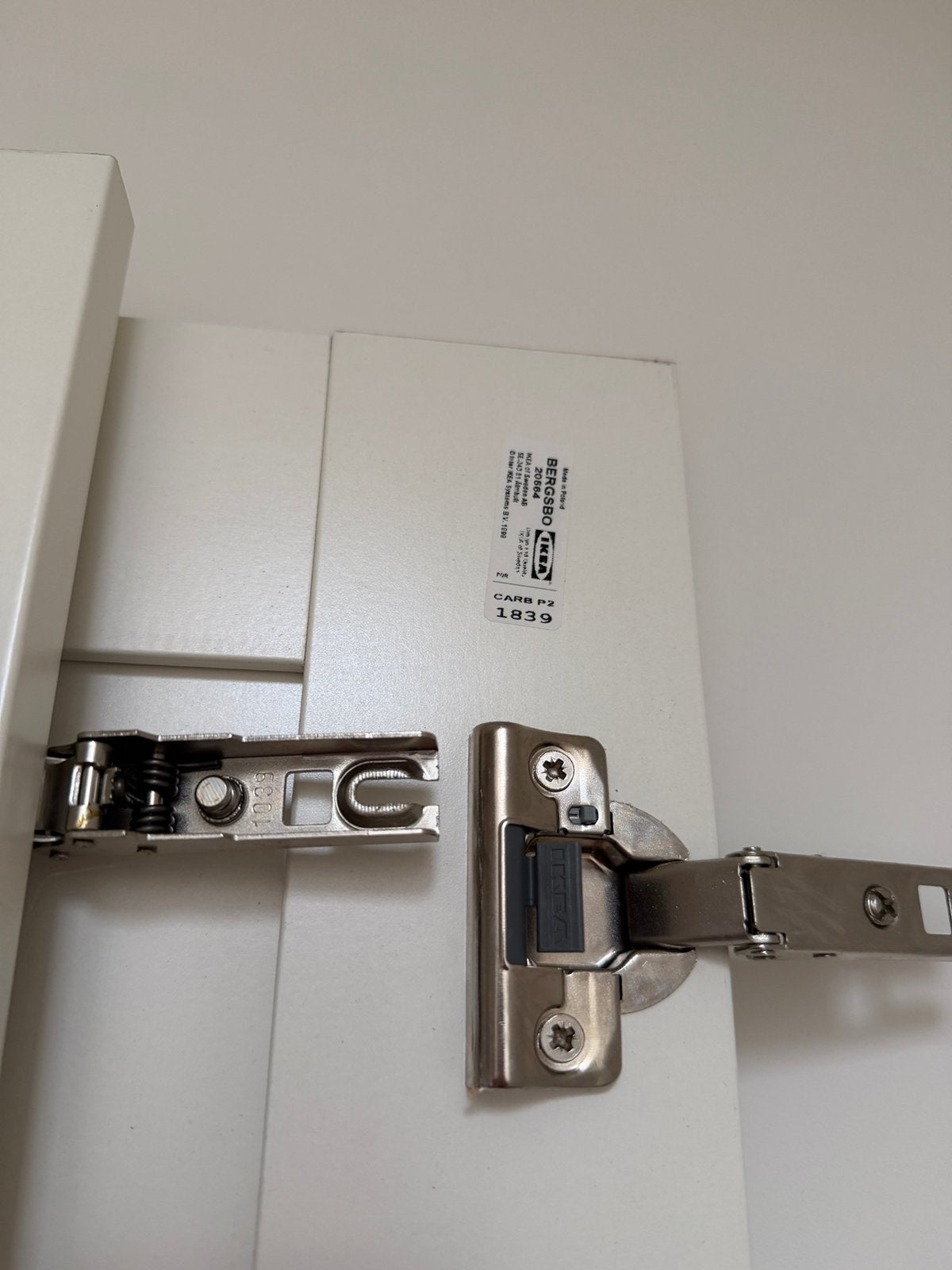 Bergsbo ikea kastdeuren gratis, Ophalen, Zo goed als nieuw