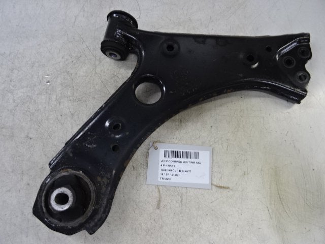BRAS DE SUSPENSION AVANT DROIT (TRIANGLE) Jeep Compass (MP), Utilisé, Jeep