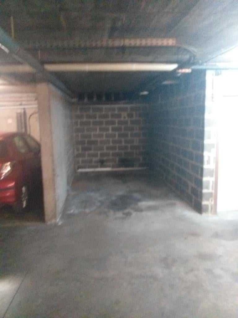 Open garageplaats te huur in Ukkel, Brussel, Brussel