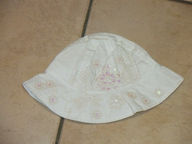 Beetje feestelijk zomers hoedje, 52cm, NIEUW, Kinderen en Baby's, Kinderkleding | Petten en Hoeden, Ophalen, Nieuw, Meisje, Hoed