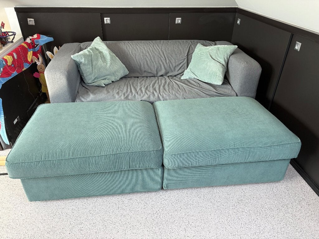 Klippan sofa + 2 kiviks poefs ikea, Ophalen, Zo goed als nieuw, 100 tot 125 cm