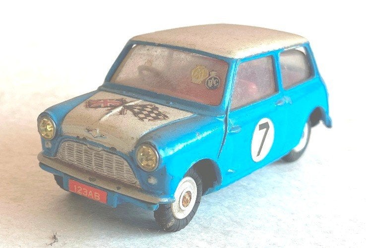 Mini Cooper blauw / wit dak Corgi # 227., Hobby en Vrije tijd, Modelauto's | 1:43, Gebruikt, Auto, Corgi, Ophalen of Verzenden