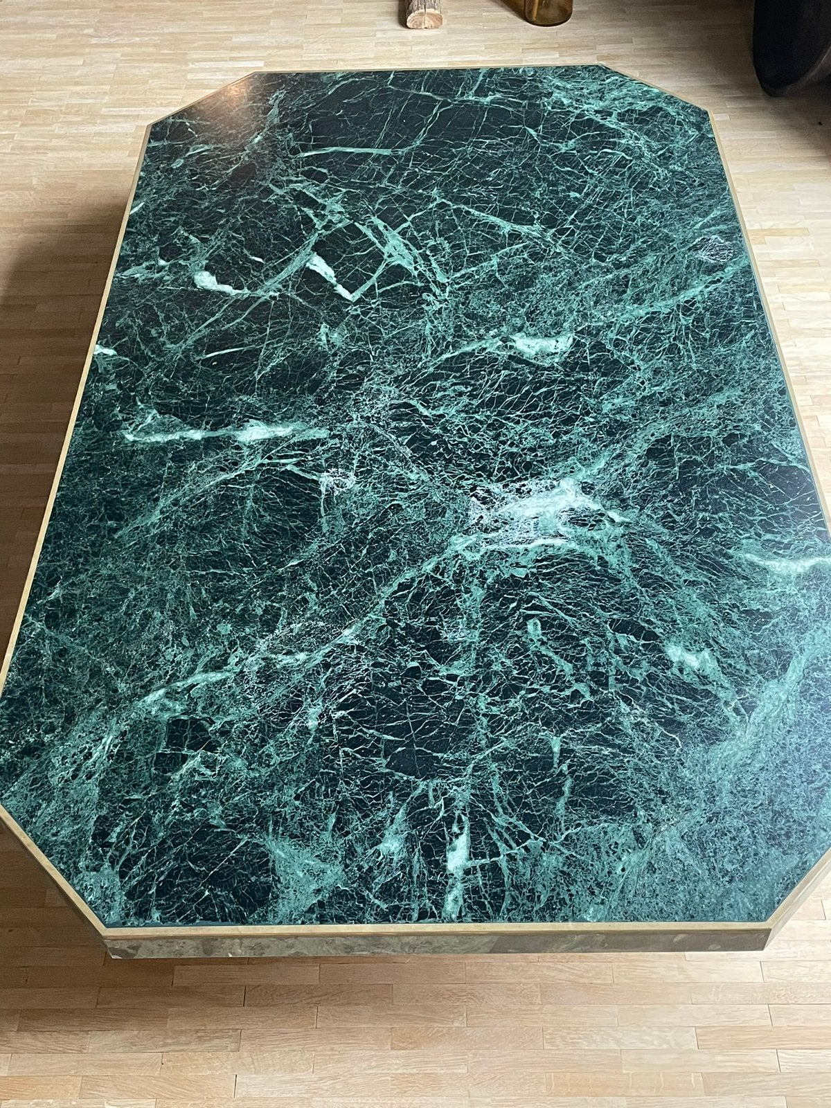 Groen marmeren salontafel / messing, Huis en Inrichting, Ophalen, Gebruikt