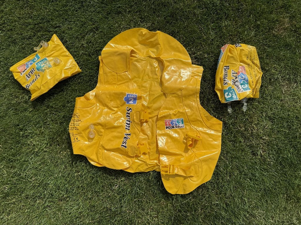 Pool school zwemvest (intex), Sports nautiques & Bateaux, Vêtements nautiques, Comme neuf, Gilet de sauvetage ou Brassière, Enfant