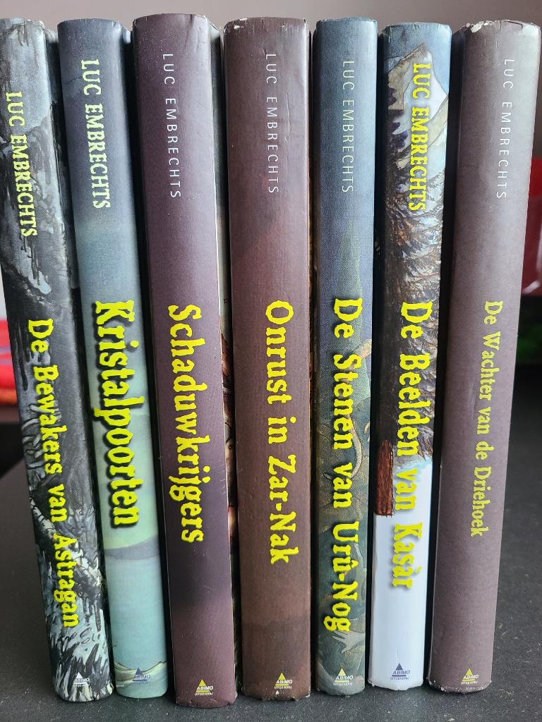Boeken Luc Embrechts reeks van 7 titels voor 28€, Boeken, Ophalen, Zo goed als nieuw, Luc Embrechts
