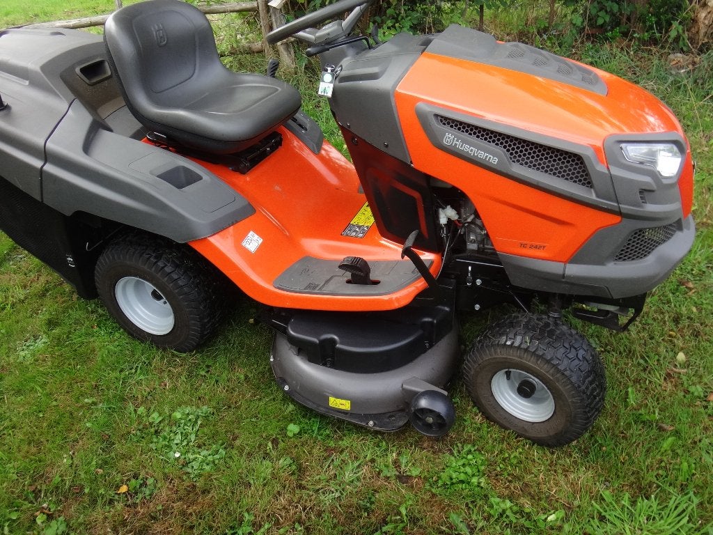 Tracteur tondeuse Husqvarna, Démarrage électrique, Comme neuf, Enlèvement, 90 à 120 cm