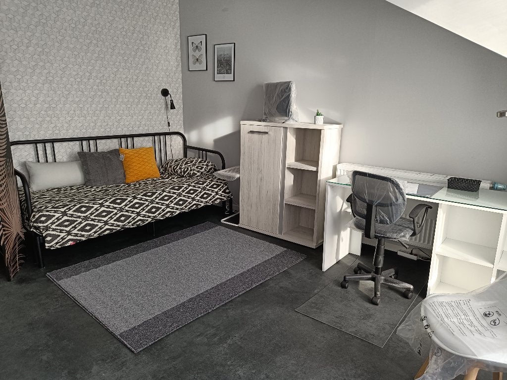 STUDIO (KOT). Liège/Seraing.Toutes charges comprises, Moins de 20 m², Liège (ville)