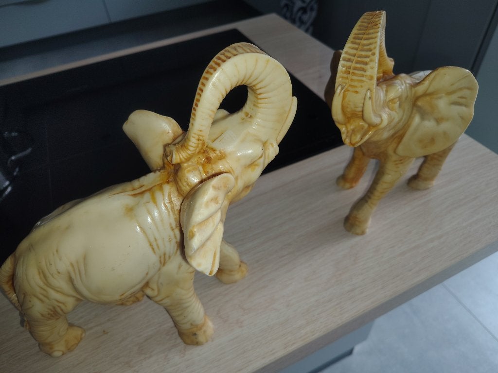 éléphants en résine, Sculpture, Ensemble, Enlèvement, Autres matériaux