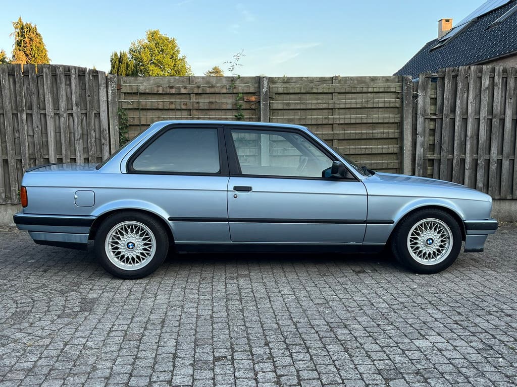 BMW 316i E30, foto 2