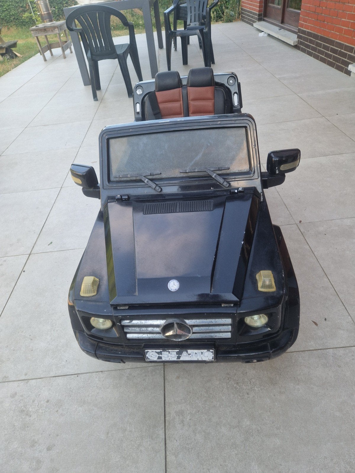 Elektrische auto voor de kleintjes., Ophalen