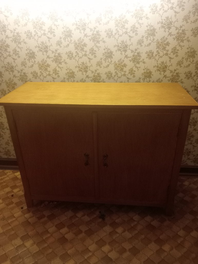 Armoire de rangement basse vintage en bois 2 portes, Antiquités & Art, Enlèvement