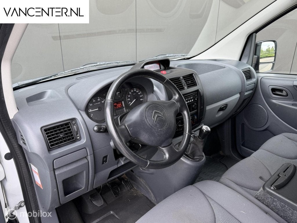 Citroen Jumpy bestel 1.6 HDI 90PK NIEUWE APK Airco Trekhaak, Voorwielaandrijving, Stof, Gebruikt, Zwart