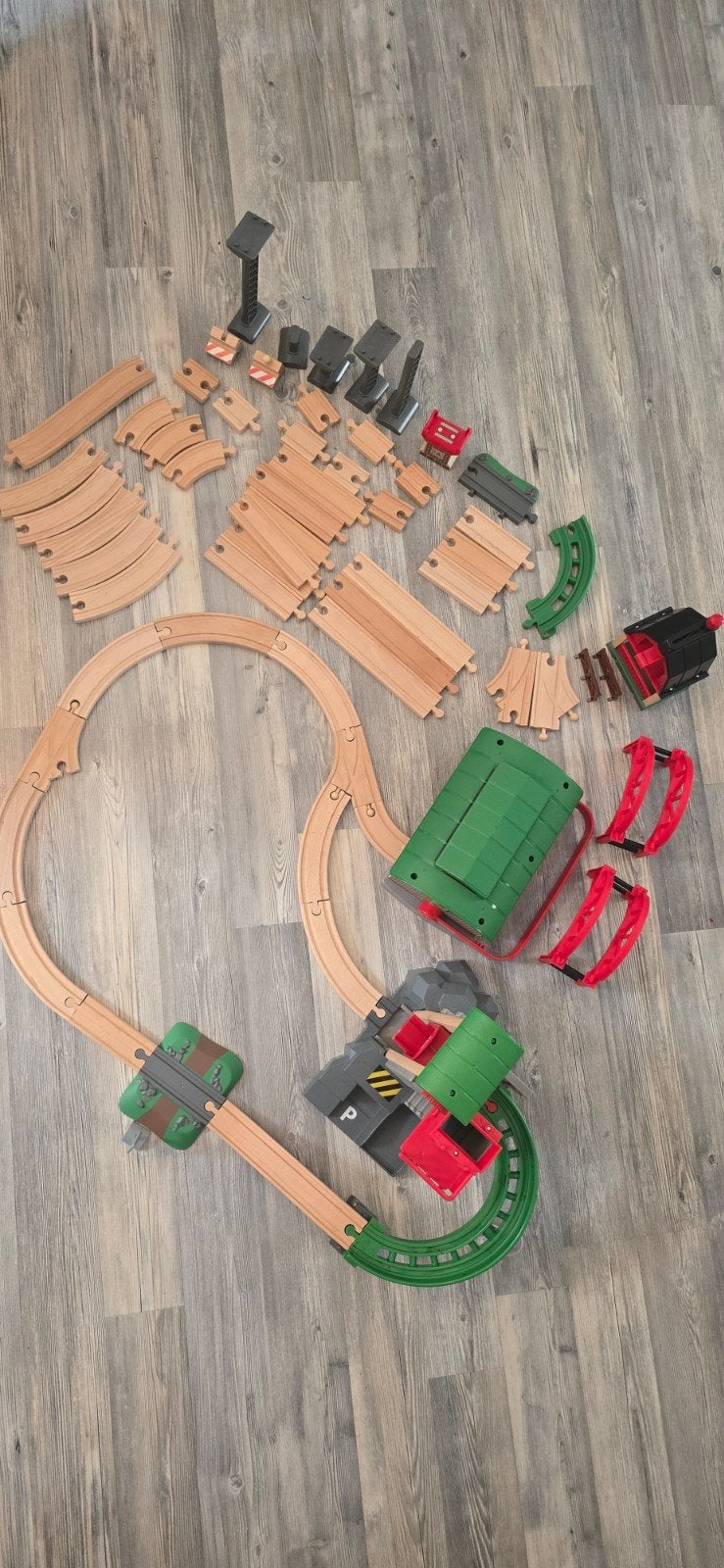 Brio treinsporen pakket (inclusief lift, garage en loods), Enlèvement, Comme neuf
