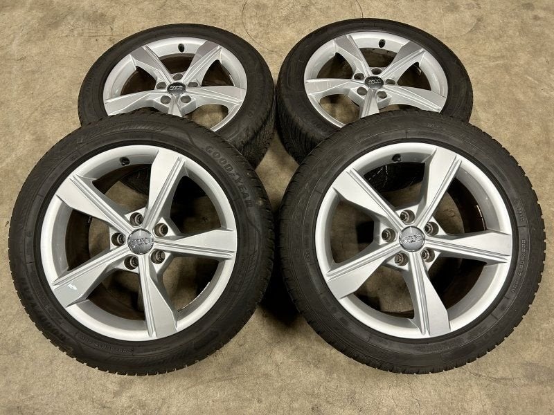 17 inch originele velgen + all season banden Audi A4 B9 8W06, Auto-onderdelen, Gebruikt, -, -, Banden en Velgen