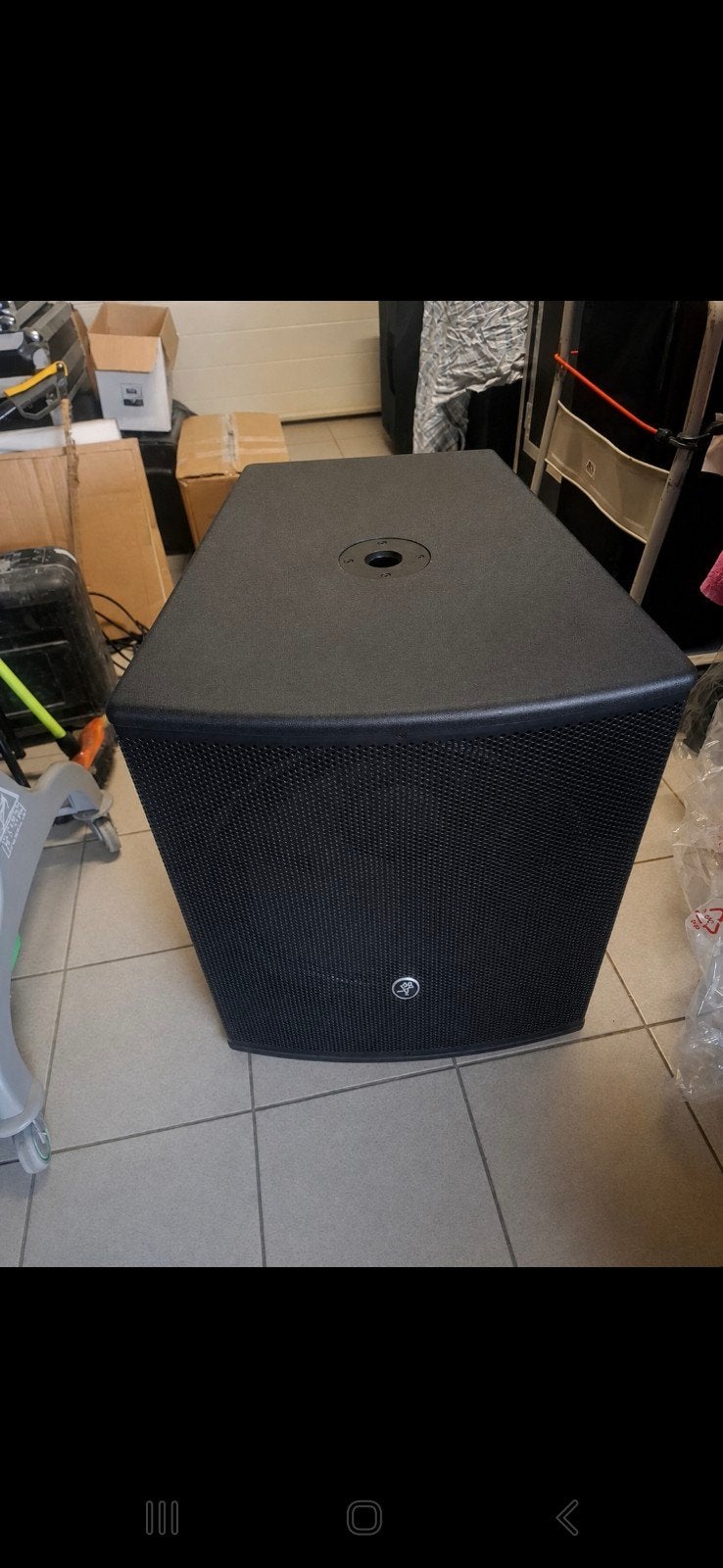 Te koop: Mackie SRM1801 Actieve 18" Subwoofer + beschermhoes, Muziek en Instrumenten, Versterkers | Keyboard, Monitor en PA, Ophalen