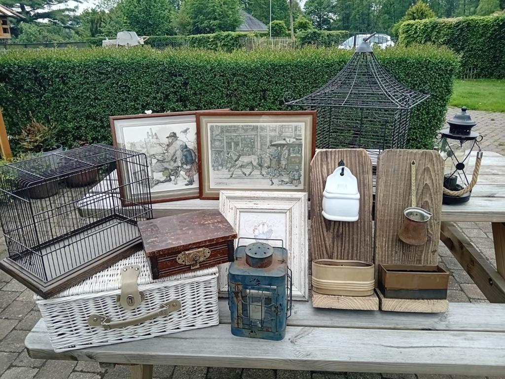 Brocante spullen Mand/vogelkooi/lamp/kistje, Ophalen