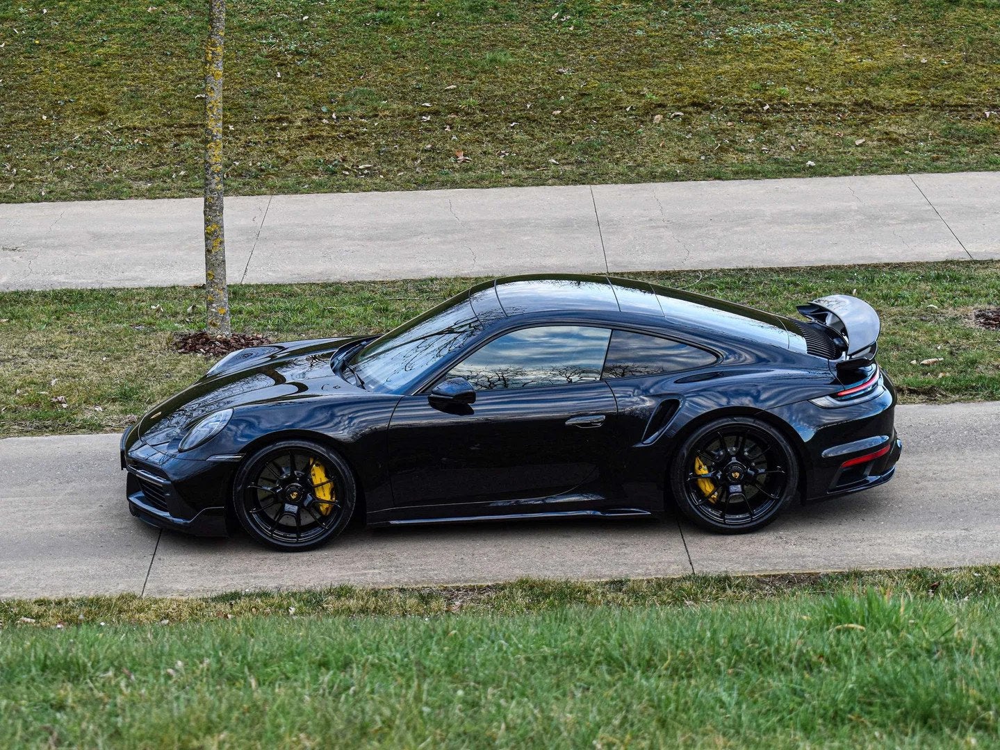 Porsche 992 911 Turbo S / Sport Design / Exclusive Manufaktu, 4 zetels, Gebruikt, 254 g/km, Zwart