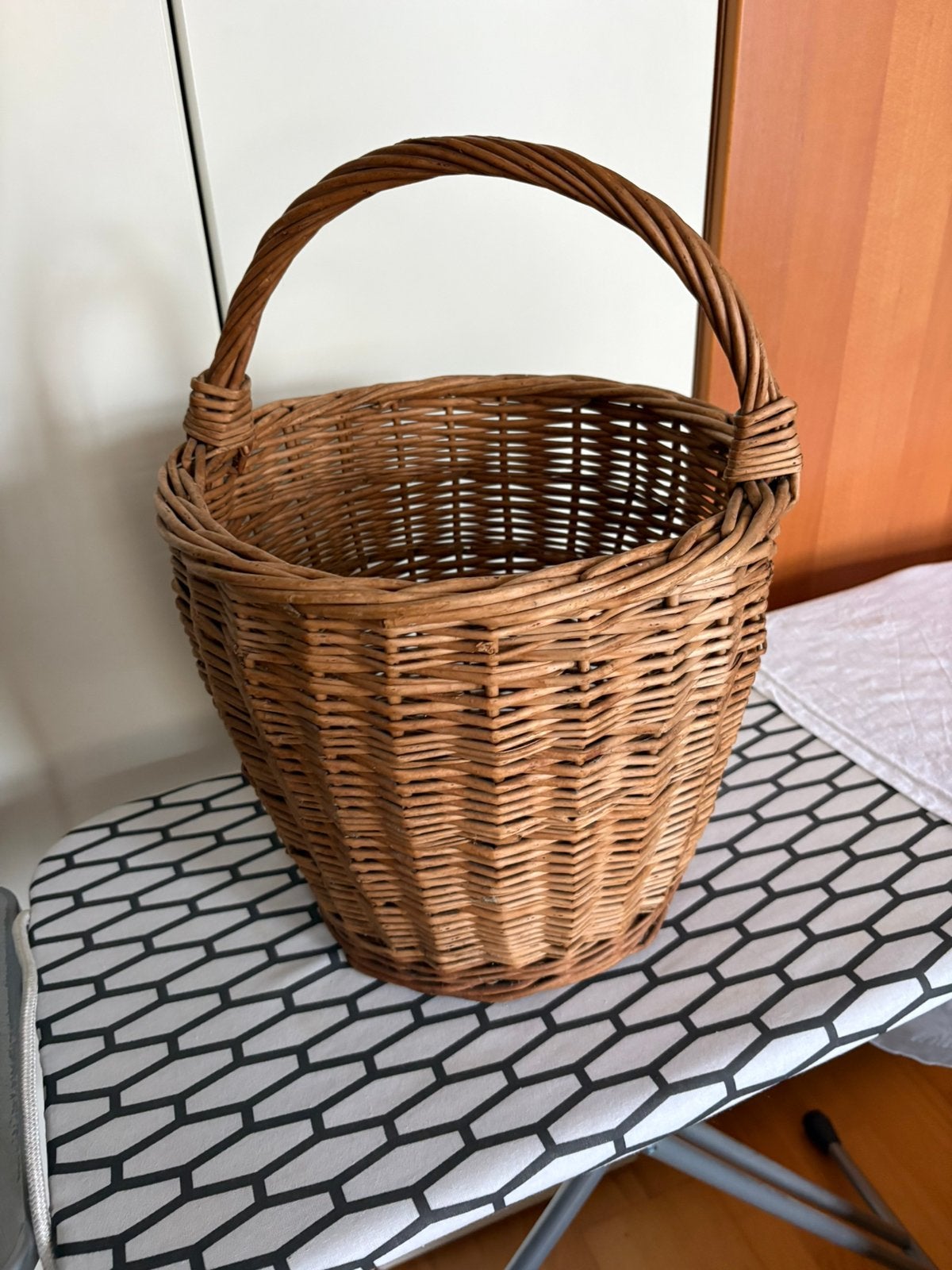 Corbeille en osier, Maison & Meubles, Accessoires pour la Maison | Plataux & Paniers, Enlèvement, Comme neuf, Panier