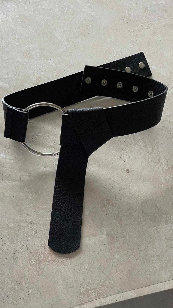 CEINTURE noire Neuve boucle argent 80 cm, Vêtements | Femmes, Neuf, Enlèvement ou Envoi, 80 à 90 cm, Ceinture