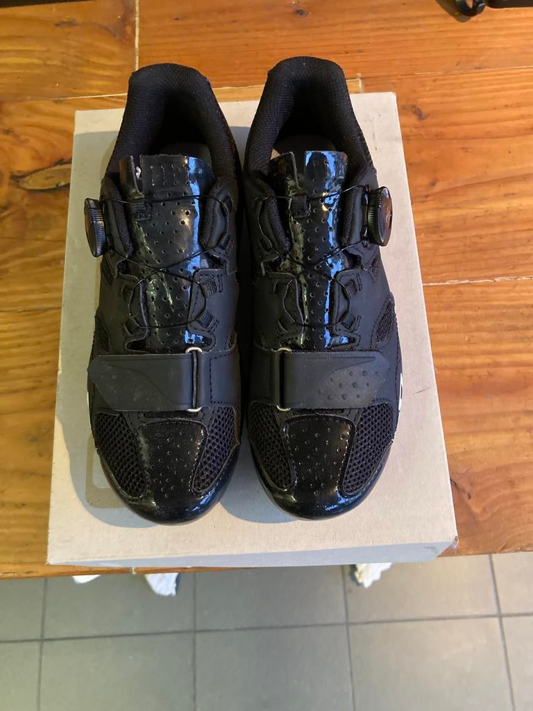Nieuwe fietsschoenen Giro maat 37, Fietsen en Brommers, Fietsaccessoires | Fietskleding, Zo goed als nieuw, Schoenen, Ophalen