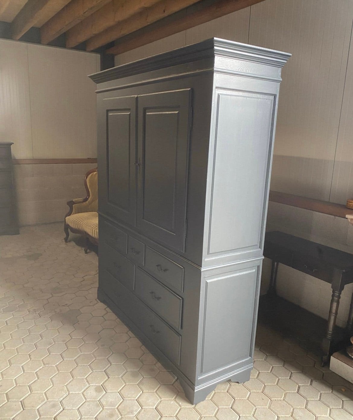 LINNENKAST / BUFFETKAST met laden 2 grote deuren mat grijs, Huis en Inrichting, Ophalen, Eikenhout, Met lade(s), Zo goed als nieuw