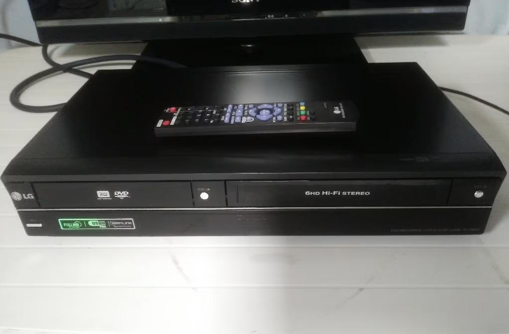 Enregistreur DVD/enregistreur VHS combiné LG RCT689H et HDMI, Enlèvement ou Envoi, Comme neuf, Lecteur ou enregistreur VHS