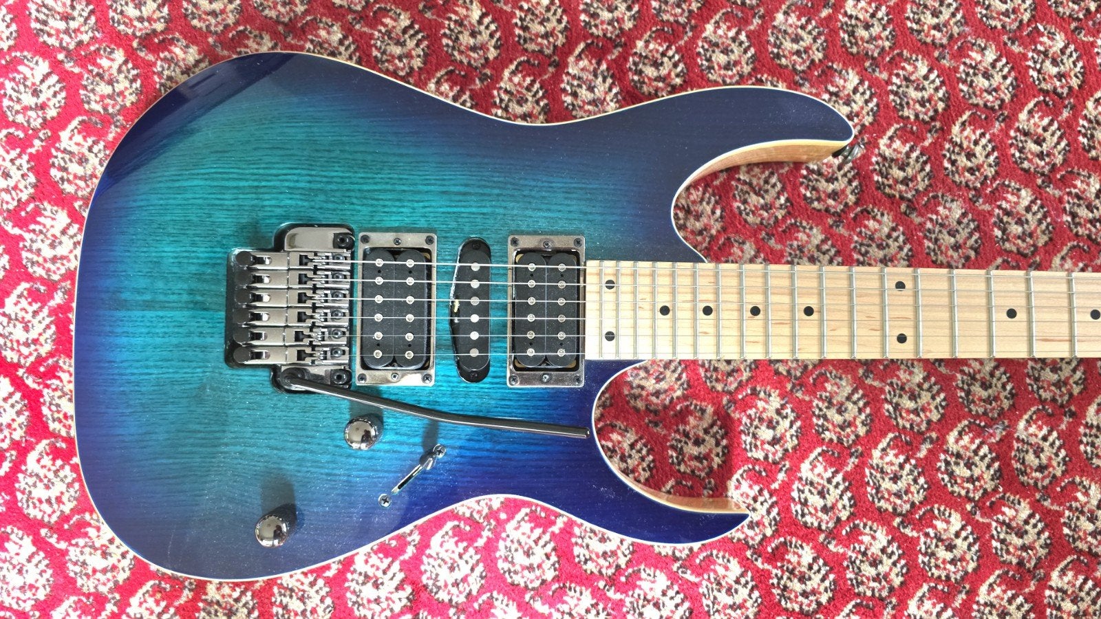 Ibanez RG 370 met tas, Musique & Instruments, Instruments à corde | Guitares | Électriques, Ibanez, Enlèvement