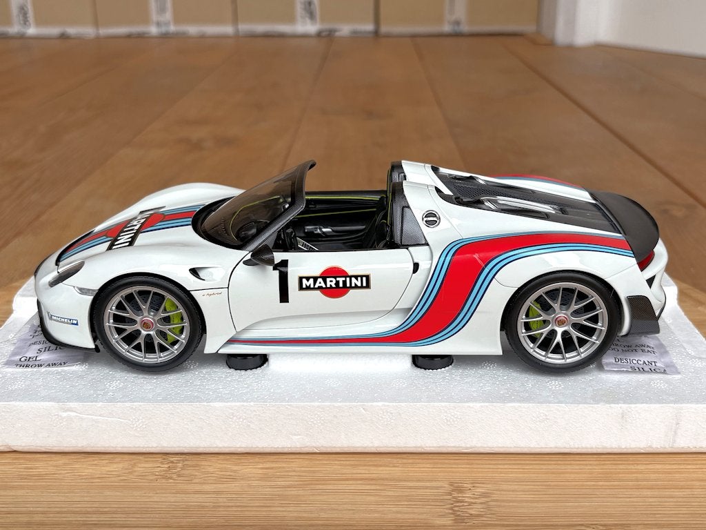 Porsche 918 Spyder Martini 1:18 Minichamps nieuw in doos ovp, Hobby en Vrije tijd, Modelauto's | 1:18, Ophalen of Verzenden, Nieuw