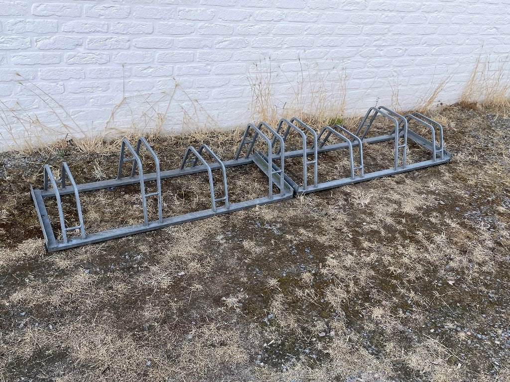 2 supports à vélos. 4 vélos par porte-vélos, Enlèvement, Comme neuf