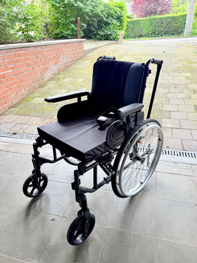 Fauteuil roulant InvacareAction 4 NG, Enlèvement, Pliant, Neuf, Fauteuil roulant à pousser