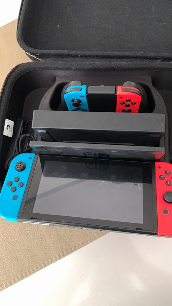 Nintendo switch, Games en Spelcomputers, Spelcomputers | Nintendo Switch, Ophalen, Zo goed als nieuw