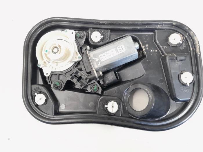 Moteur fermeture auxiliaire portière avant gauche d'un Audi, -, 3 mois de garantie, Audi, Utilisé