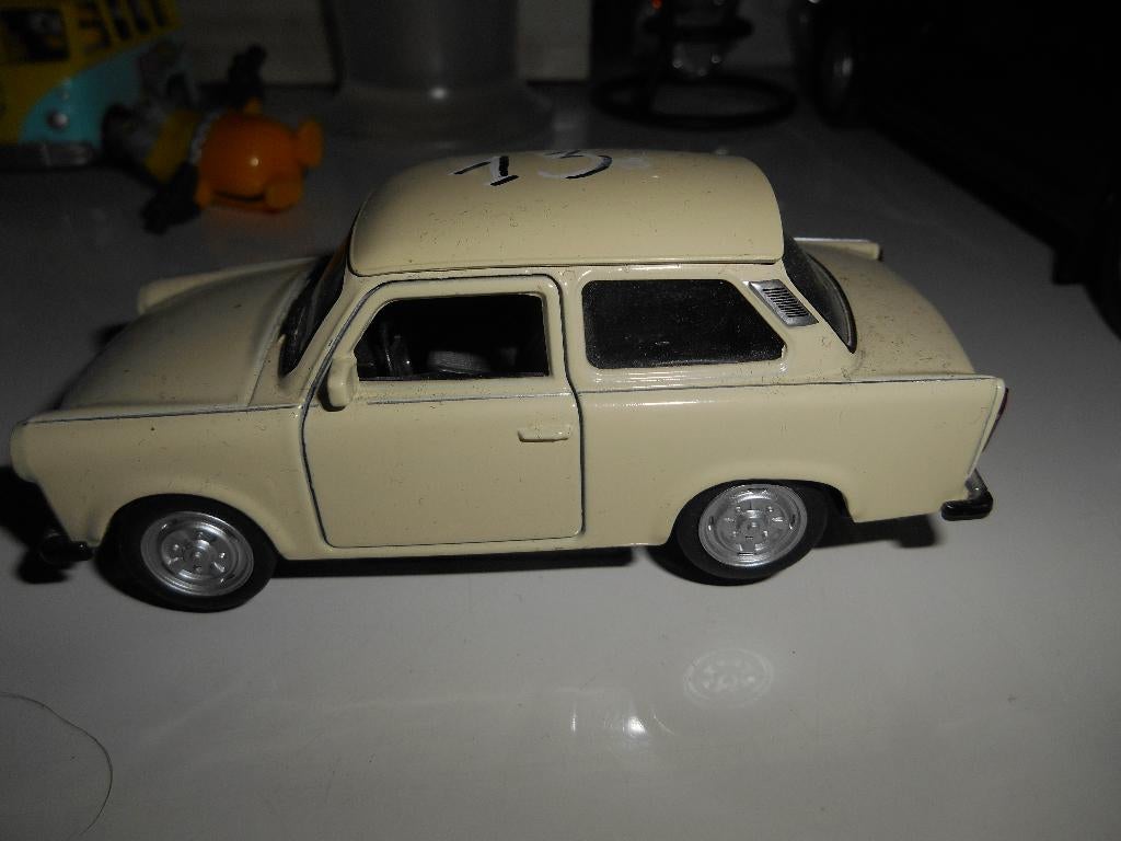 Welly 1/36 Traban 601, Hobby & Loisirs créatifs, Voitures miniatures | Échelles Autre, Enlèvement ou Envoi