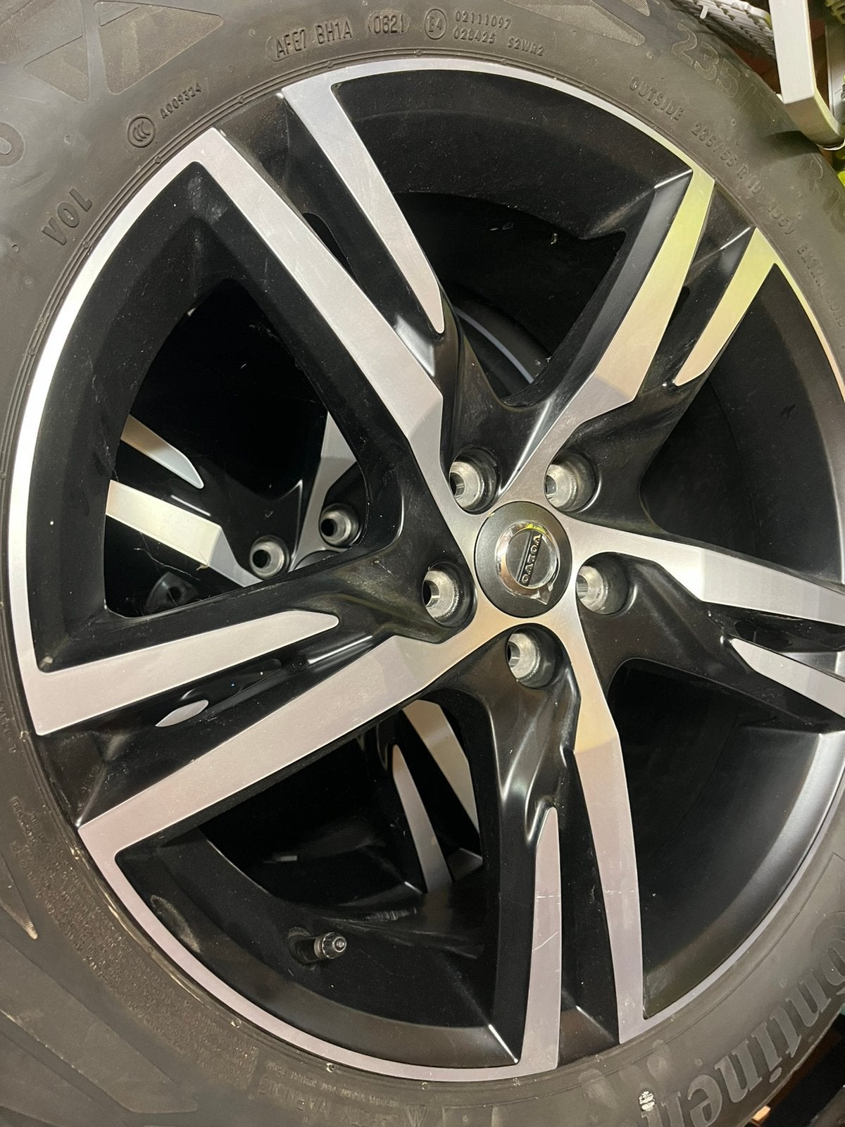 Volvo xc60 R-line 19’’ velgen met zomerbanden, Auto-onderdelen, Banden en Velgen, Gebruikt, Banden en Velgen, 235 mm, Personenwagen