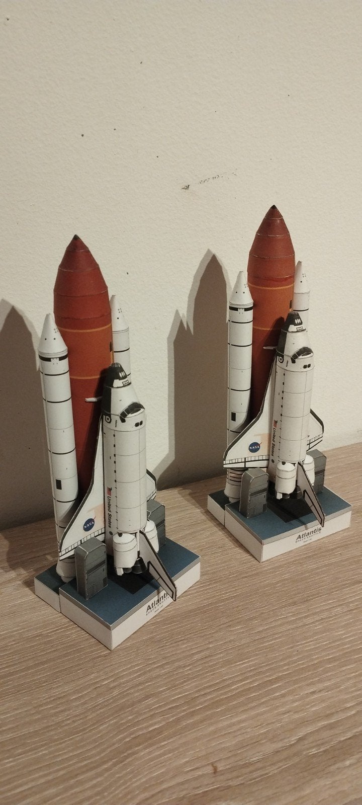 Fusée maquette Atlantis Papercraft collection, Verzamelen, Luchtvaart en Vliegtuigspotten, Verzenden