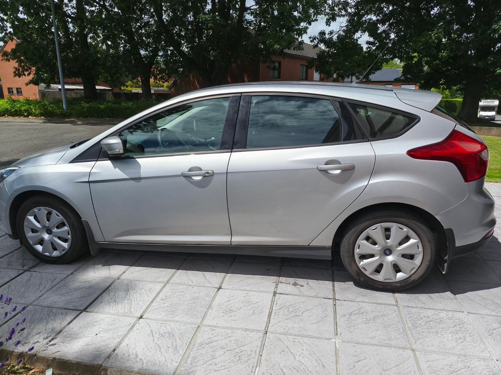 Ford Focus 1.0 EcoBoost (87 000 km), Focus, Achat, Radio, Carnet d'entretien