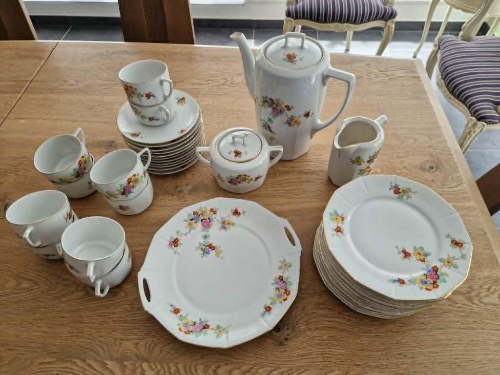 Service à café à fleurs de 1938, Enlèvement