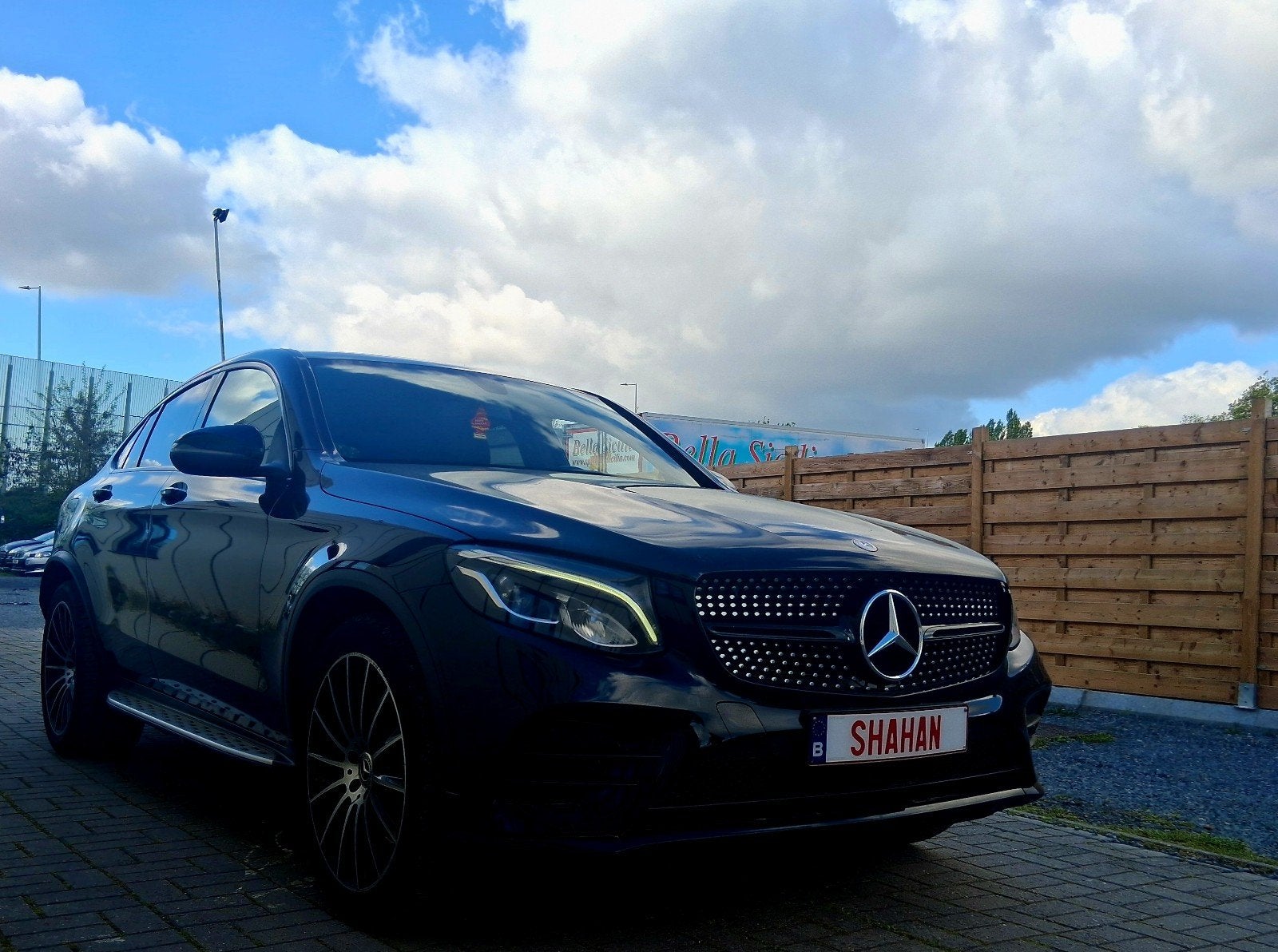 Mercedes-Benz GLC 250 4MATIC AMG / Designo – 2017 – 77.000 k, Auto's, Automaat, 4 cilinders, Leder, 5 zetels