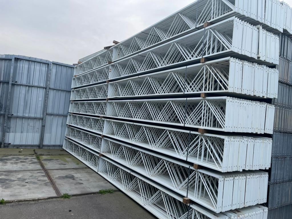Fermes en treillis Longueur = 7 900 mm | Hauteur = 450 mm |, Enlèvement, Utilisé, Métal, Autres types