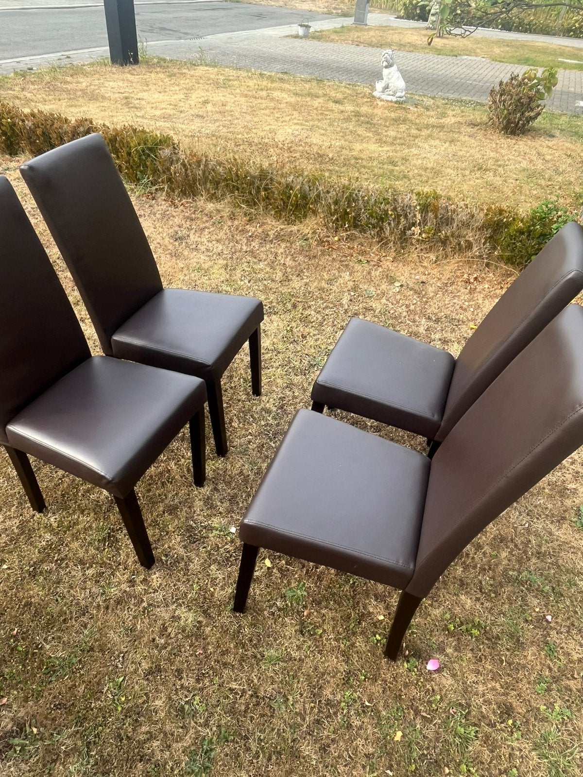 4 stoelen, Ophalen