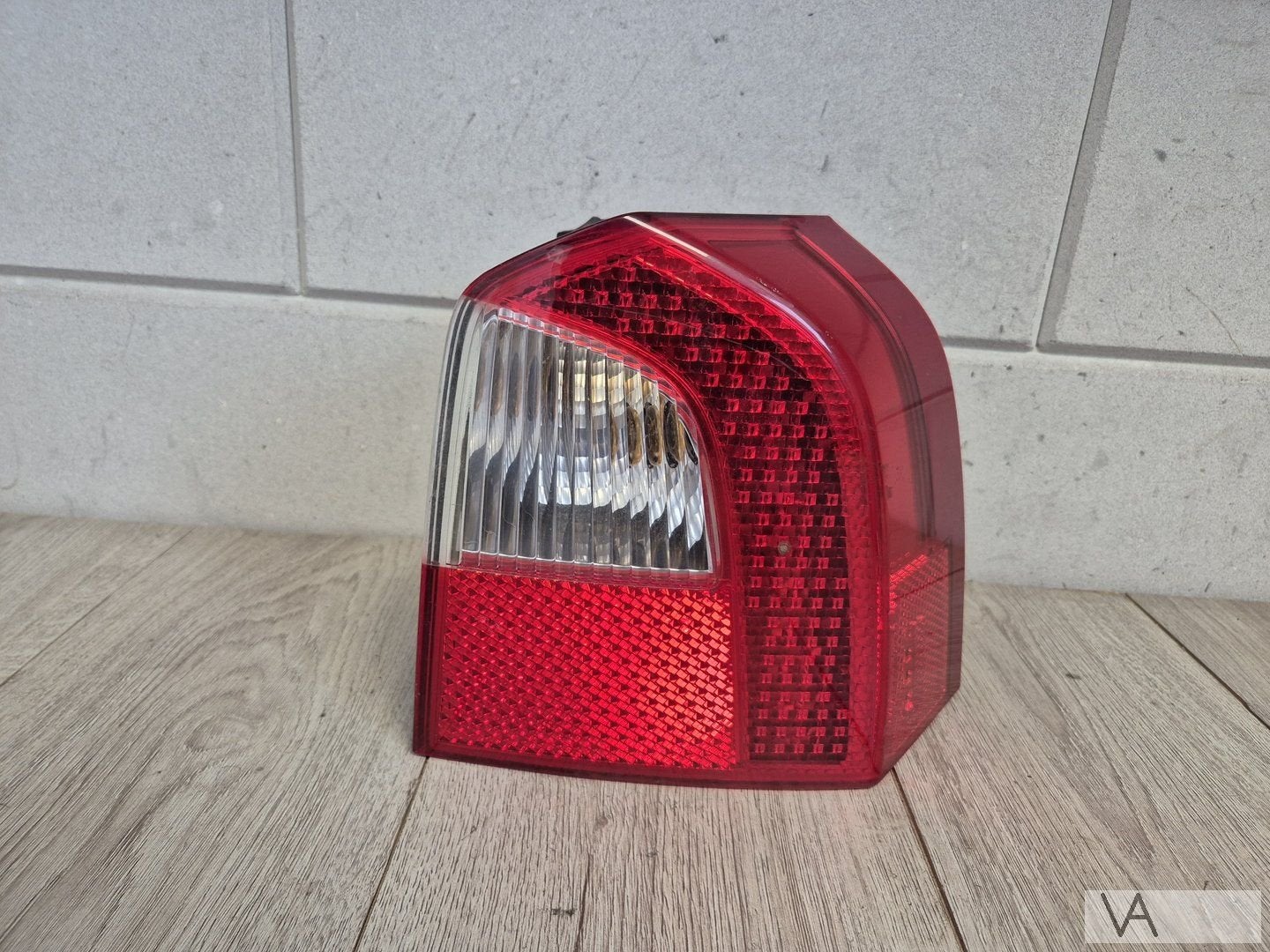 Volvo V70 2007 - 2012 achterlicht rechts onder nokjes af €75, Auto-onderdelen, Gebruikt, -, -, Ophalen of Verzenden