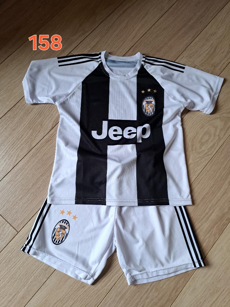 Voetbal setje maat 158 Ronaldo, Kinderen en Baby's, Kinderkleding | Maat 158, Ophalen of Verzenden, Zo goed als nieuw, Jongen